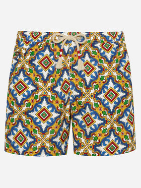 Herren-Badeshorts aus leichtem Stoff mit Majolika-Print