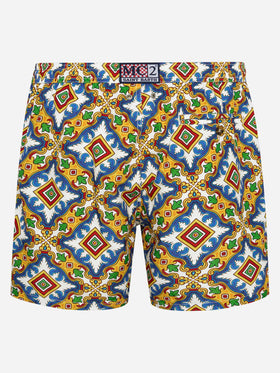 Herren-Badeshorts aus leichtem Stoff mit Majolika-Print
