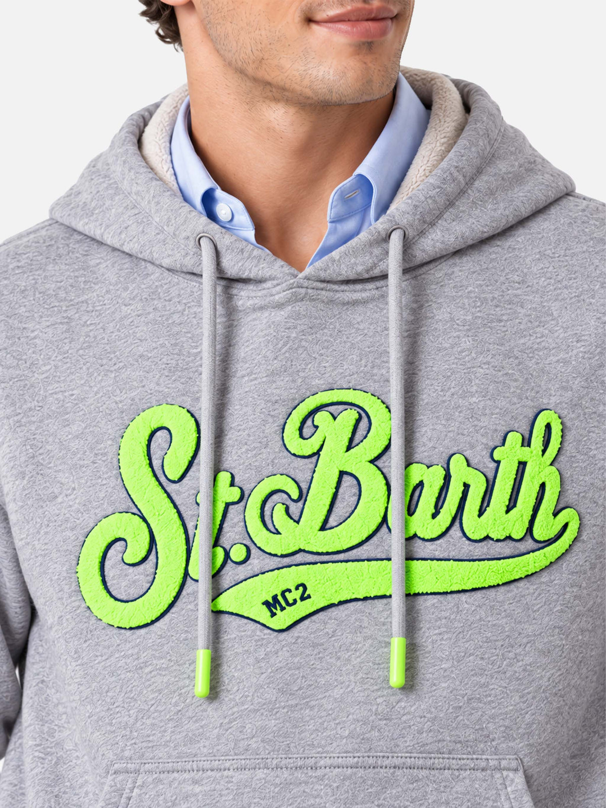 Graues Manhattan-Sweatshirt mit gelbem Logo 