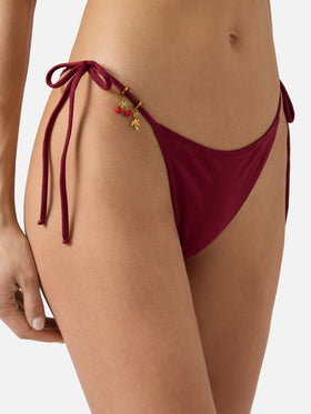 Bikini Leah Marielle rojo con acabado brillante y charms 