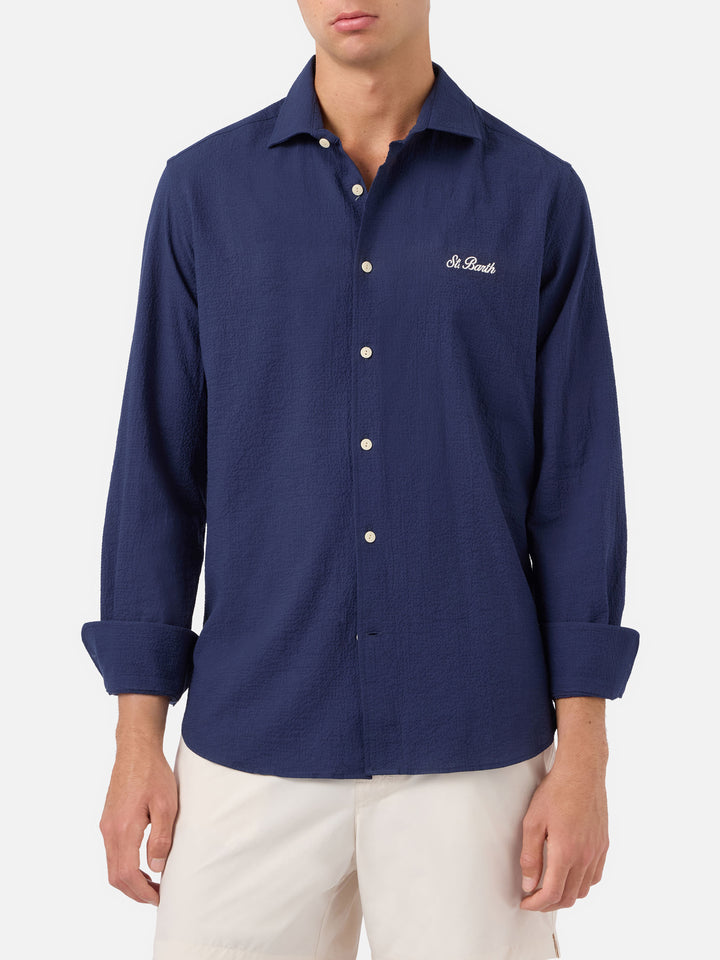 Camisa Pamplona de seersucker azul con bordado 