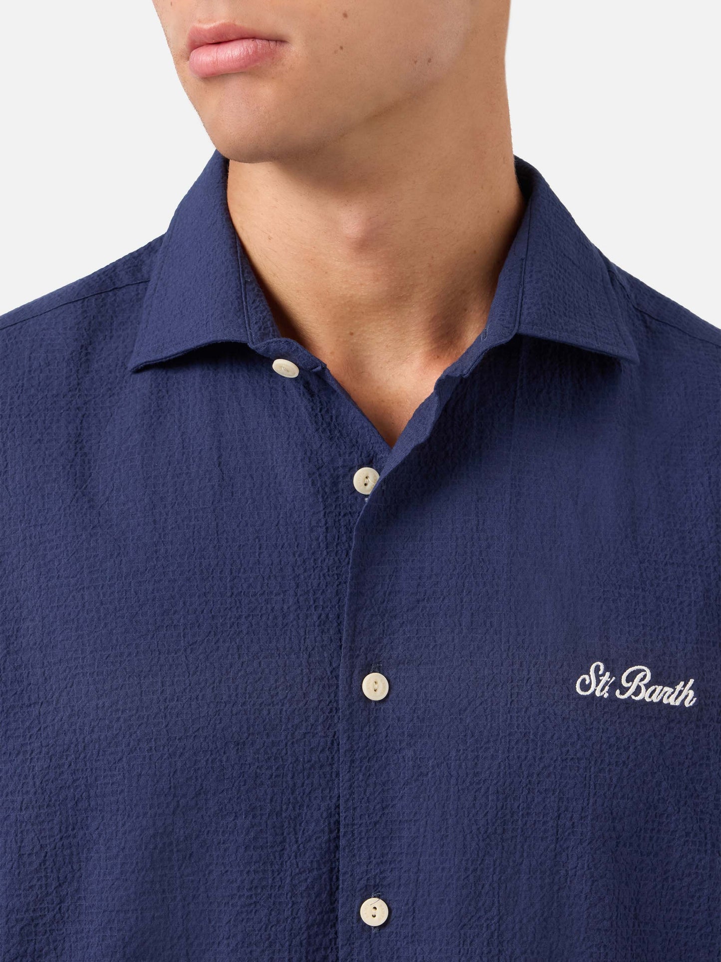 Camicia Pamplona in seersucker blu con ricamo