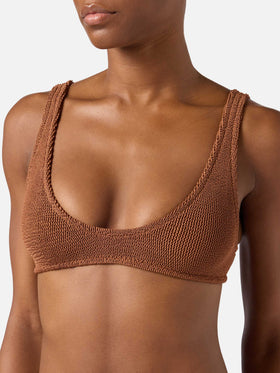 Top de bikini tipo bralette Pamy en tejido crinkle marrón 