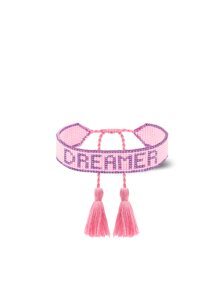 Pearls bracelet with Dreamer lettering