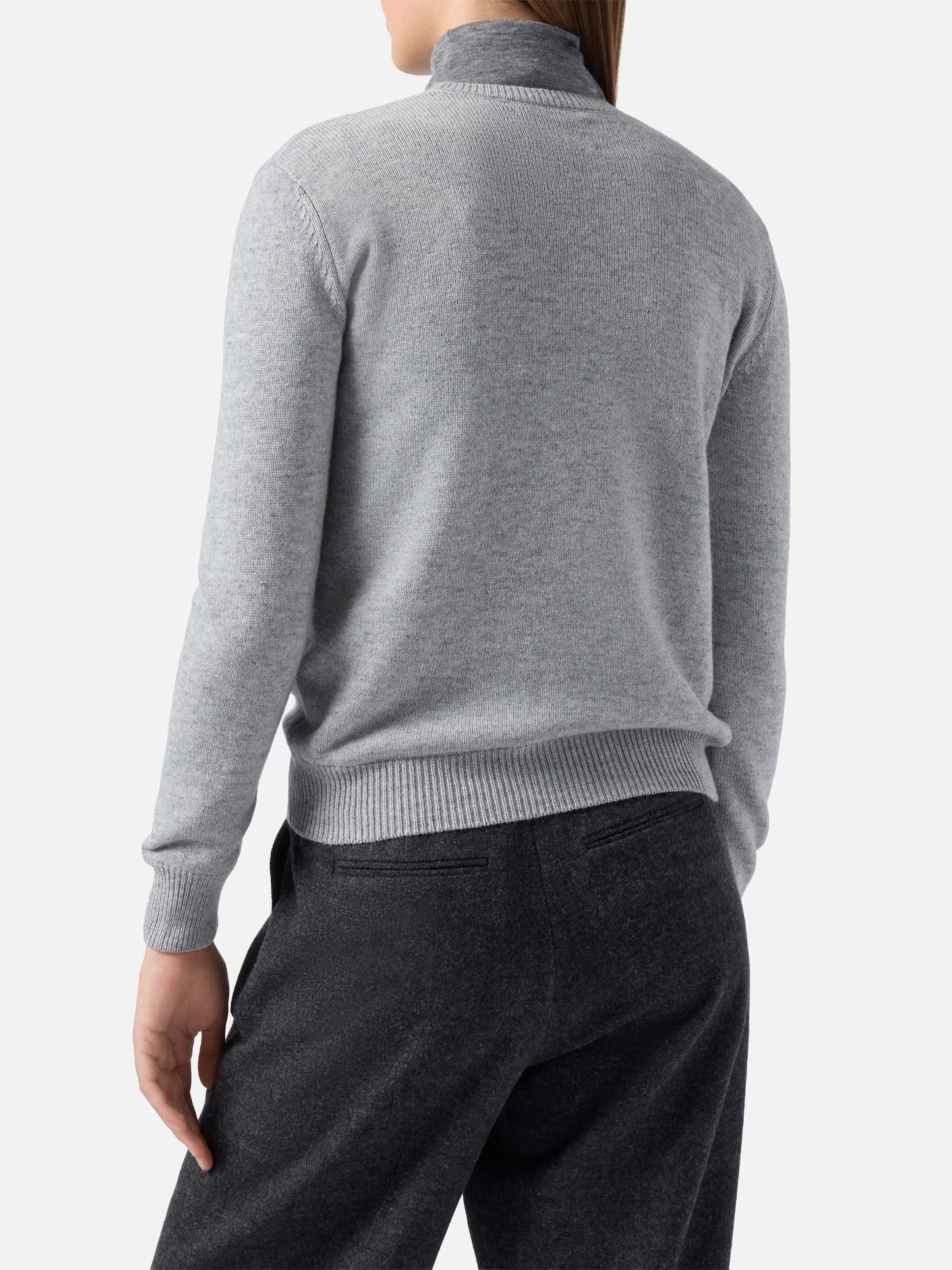 Maglione New Queen in misto cashmere grigio con ricamo Lucky in love