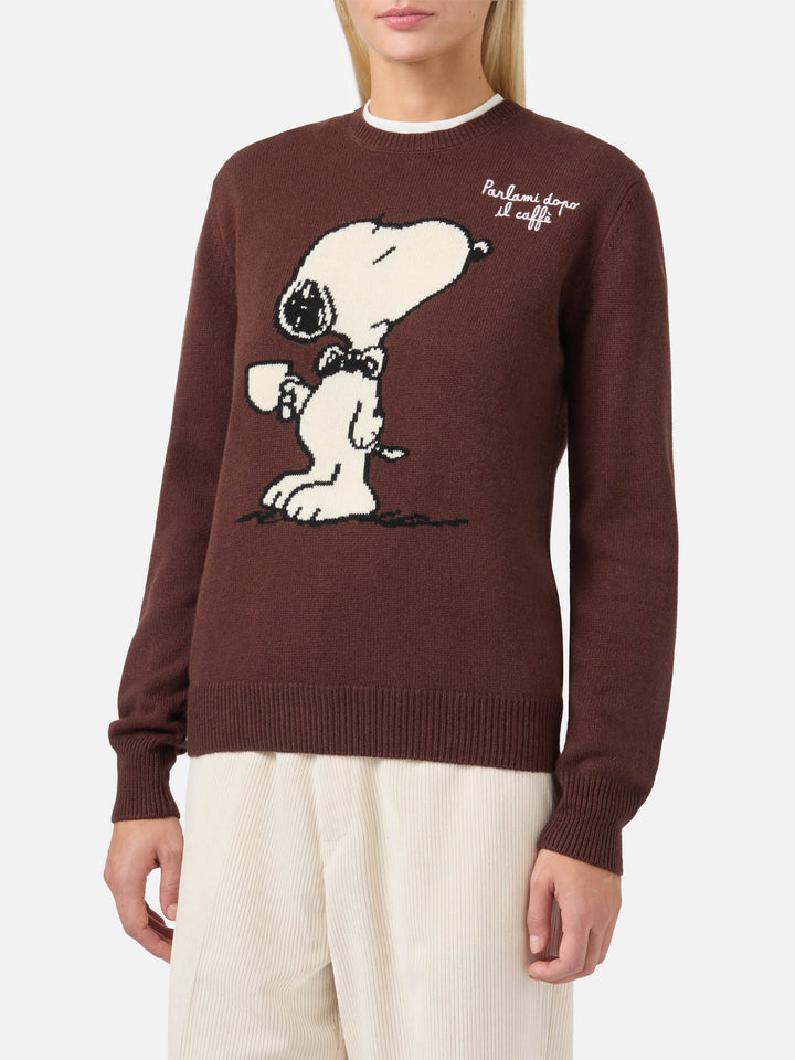 New Queen cashmere-blend sweater in brown with Snoopy jacquard and embroidery | PEANUTS SPECIAL EDITION
