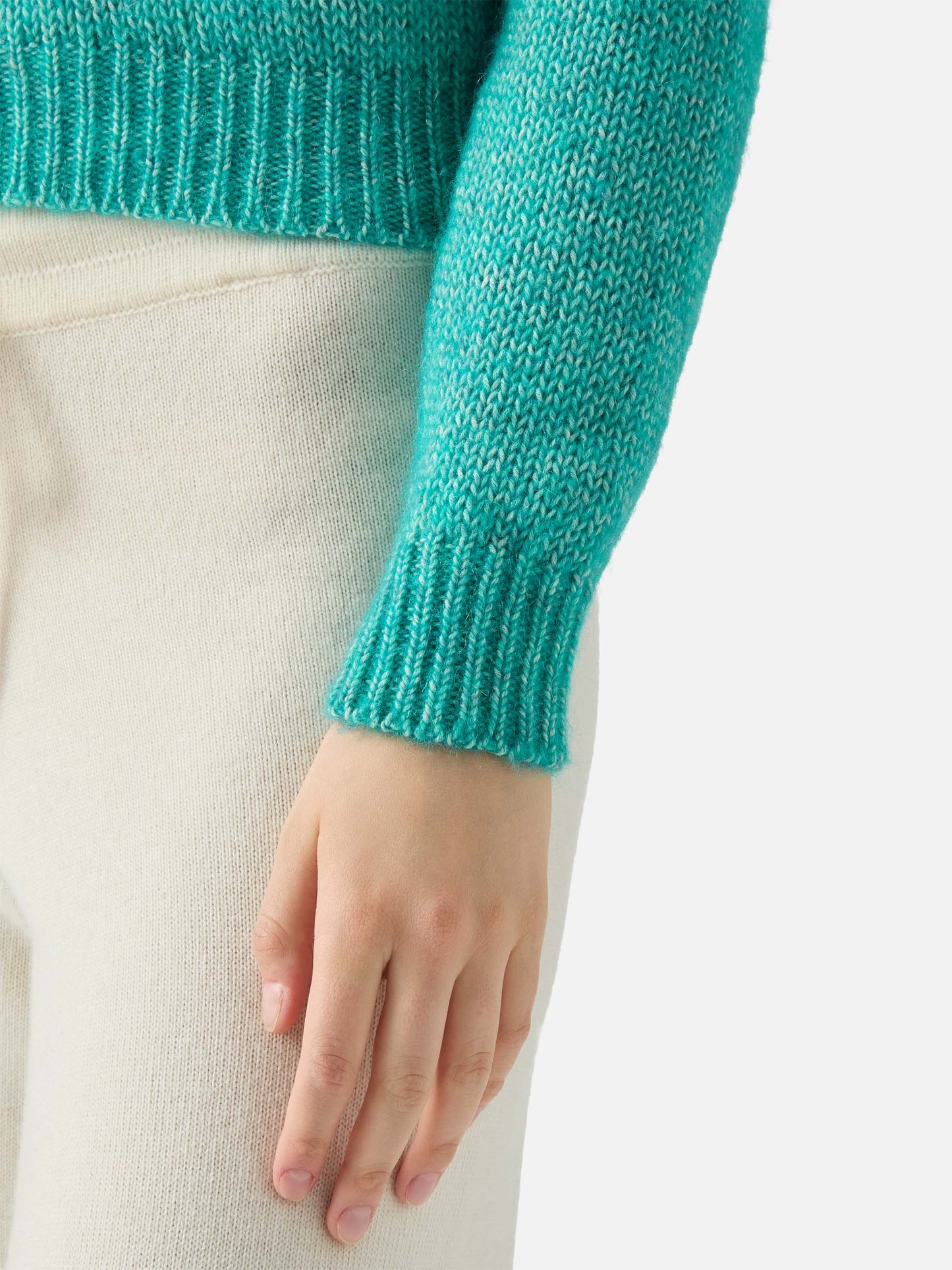 Neues Queen Crop Soft-Curl-Neck-Halsband mit St. Barth-Stickerei