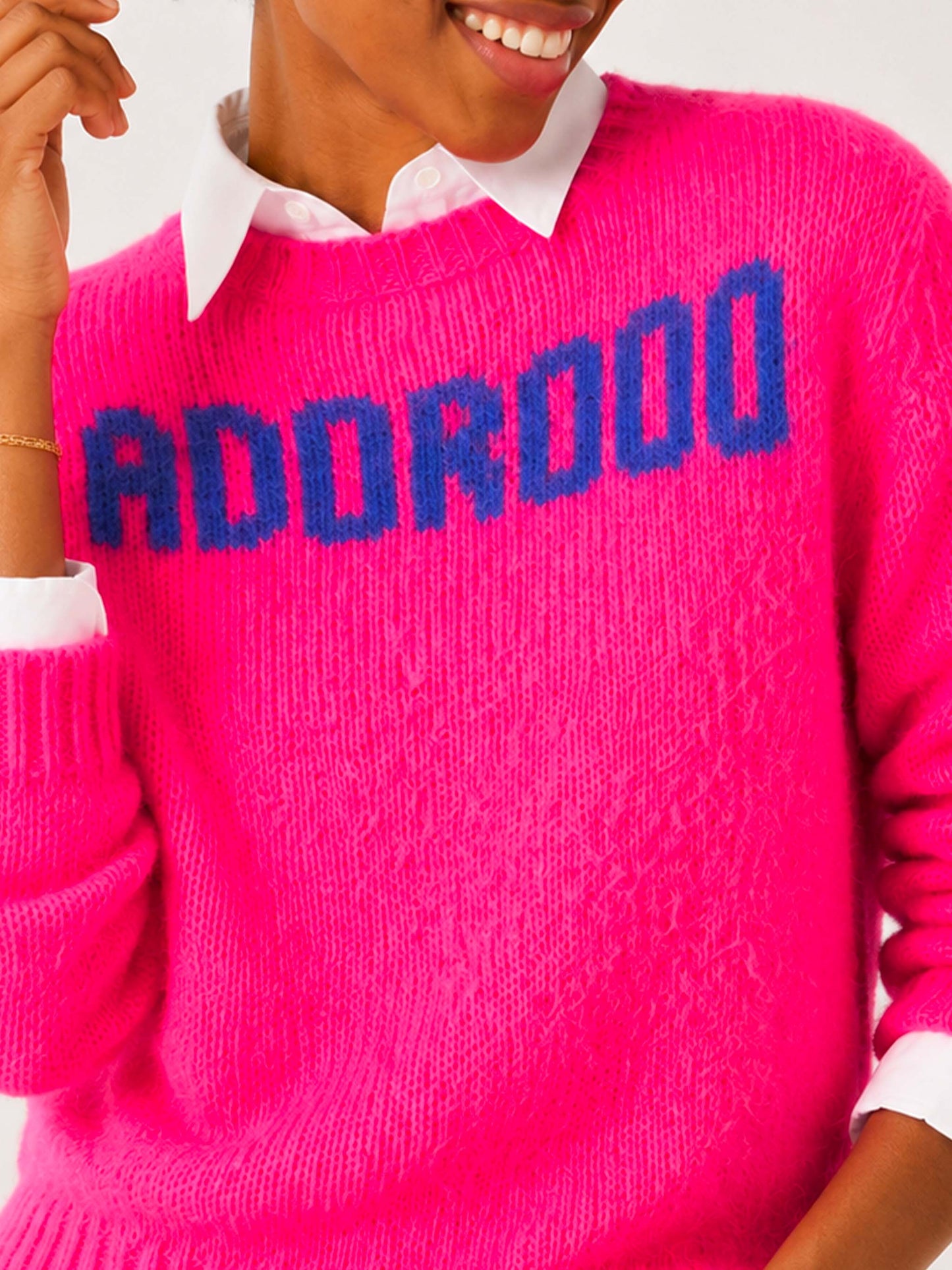 Maglia New Queen Soft brushed con ricamo Adorooo fucsia fluo