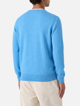 Suéter de cuello redondo Regent en azul empolvado BLENDED CASHMERE 