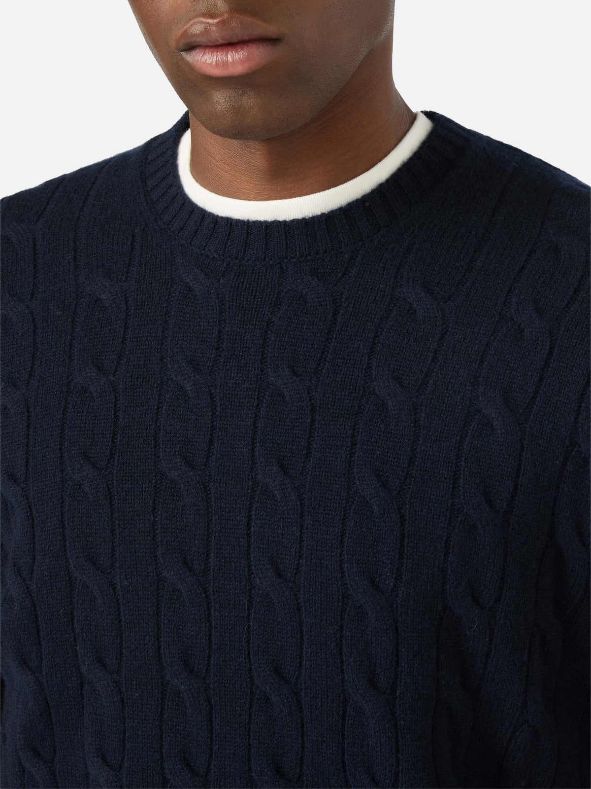 Navy blue Regent wool crewneck with cable knit