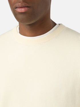 Jersey de cuello redondo Regent en mezcla de lana merino y cachemira color off white 
