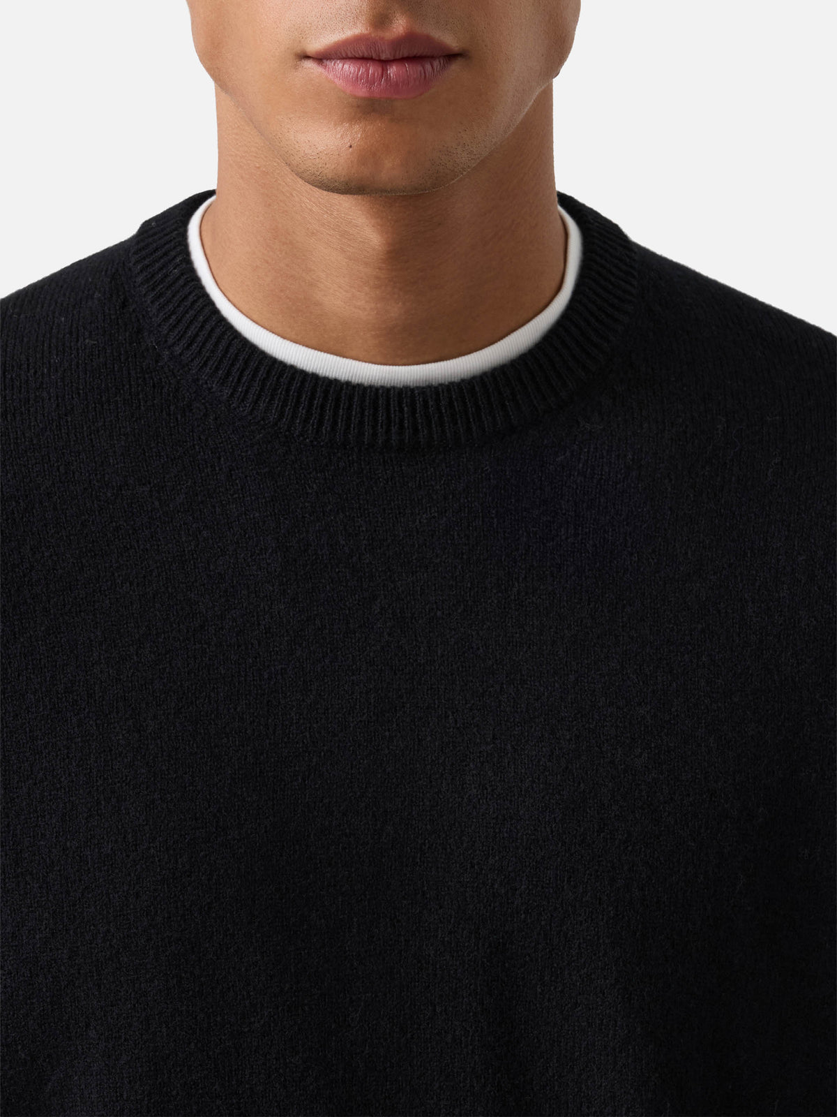 Maglia girocollo Regent nera in lambswool