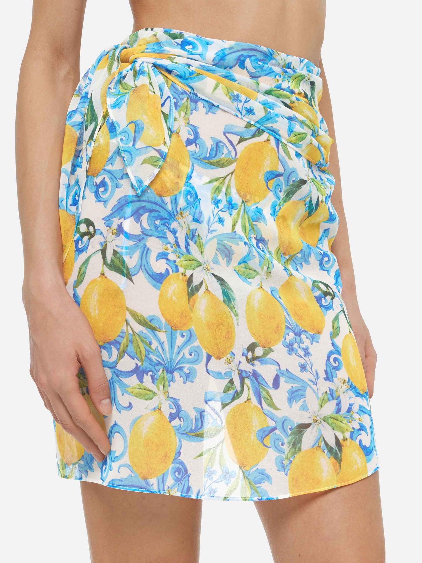 Sery short pareo in georgette marrone con stampa maiolica