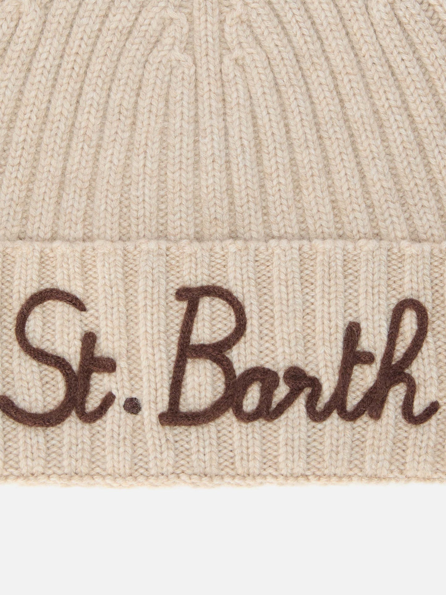 Berretto Wengen in misto cashmere beige con ricamo St. Barth