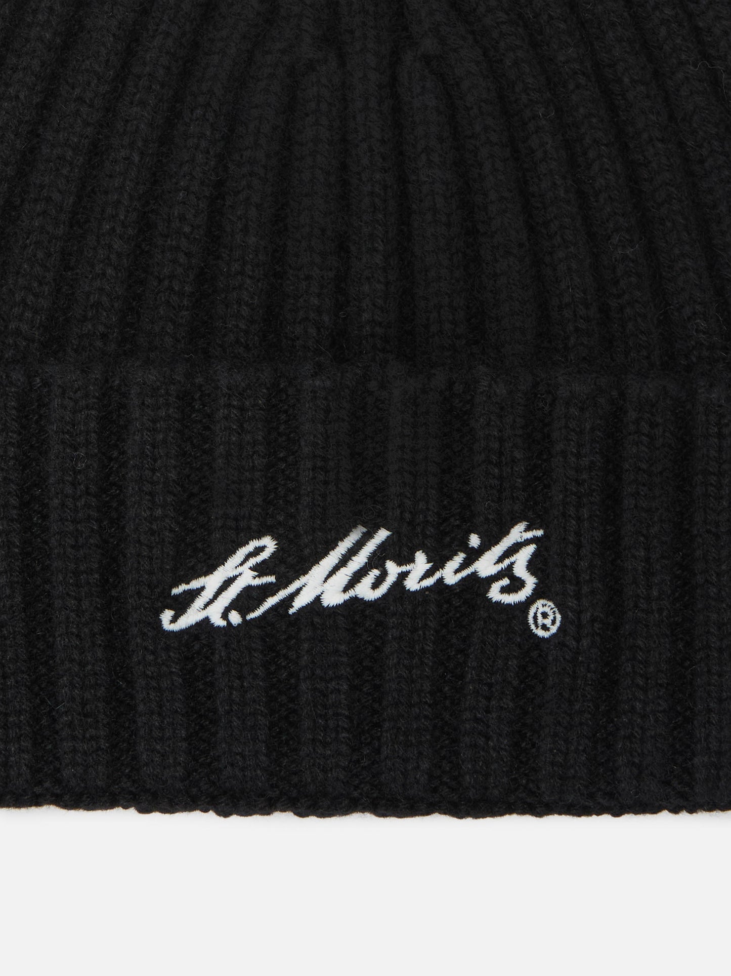 Wengen beanie in cashmere in black with St. Moritz embroidery