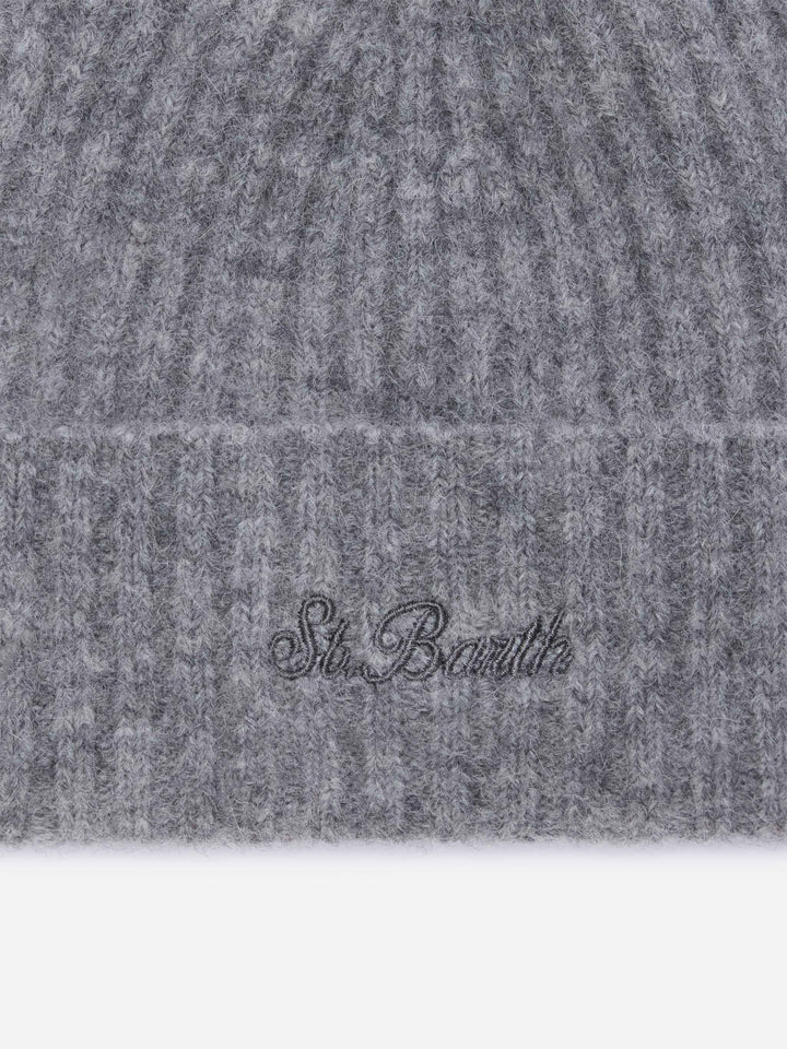 Bonnet Wengen gris en mélange d’alpaga avec broderie logo 