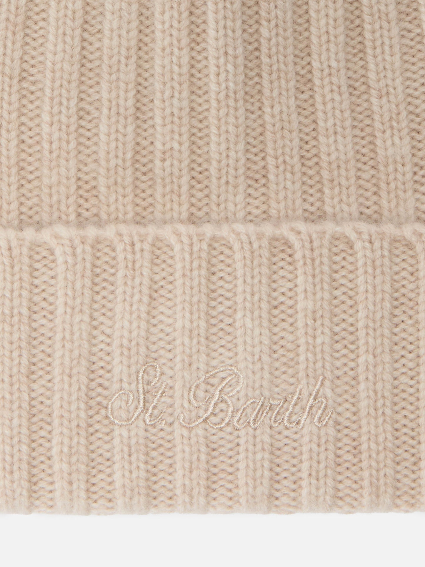 Wengen beanie in beige melange cashmere with St. Barth embroidery on the turn-up