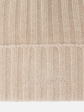 Wengen beanie in beige melange cashmere with St. Barth embroidery on the turn-up