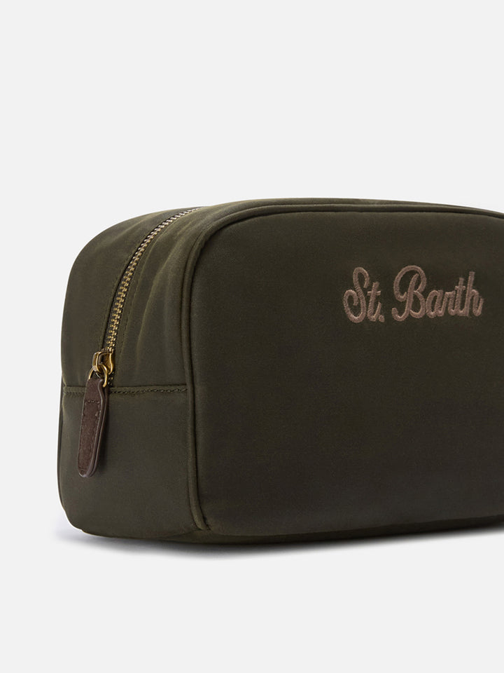 Neceser encerado Westwood verde militar con bordado del logo 
