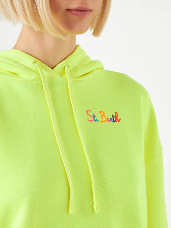 Fluogelber Kapuzenpullover mit St. Barth-Stickerei