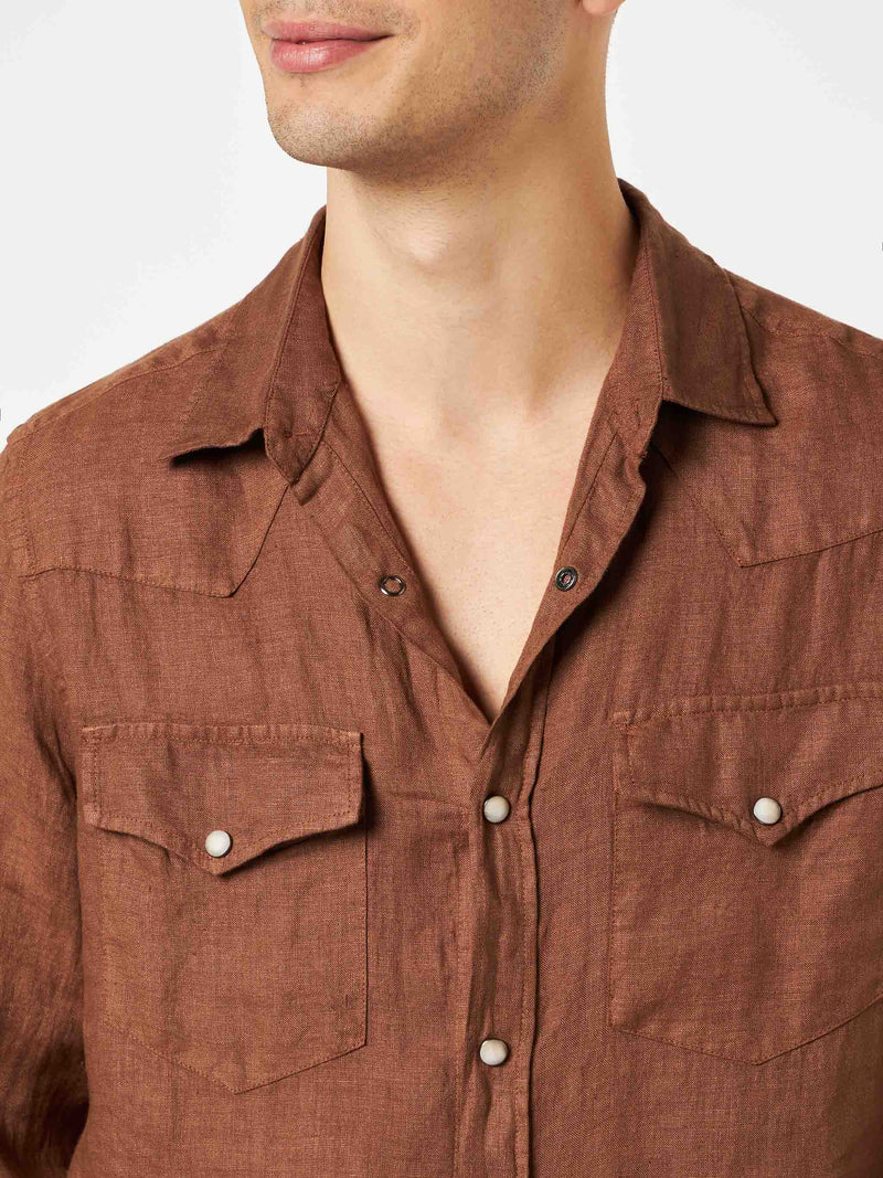 Camicia da uomo in lino marrone