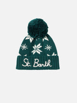 Man green beanie with norwegian pattern