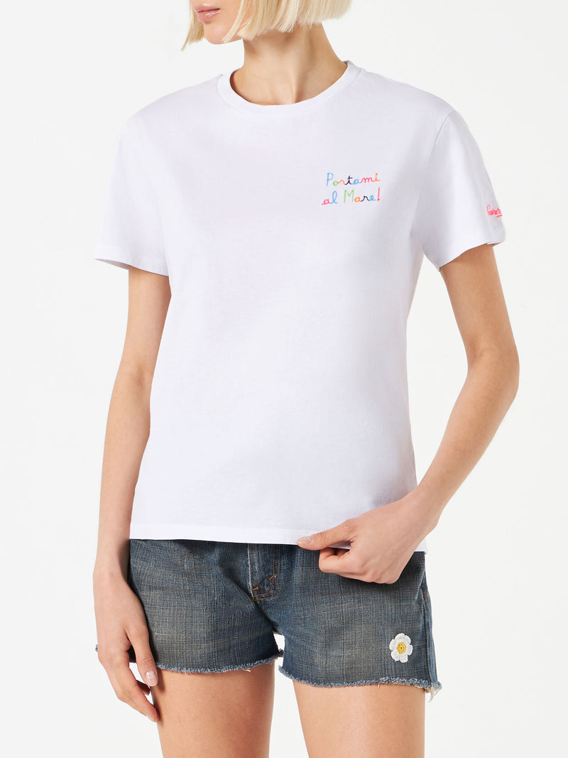 T-shirt da donna in cotone con ricamo Portami al mare!