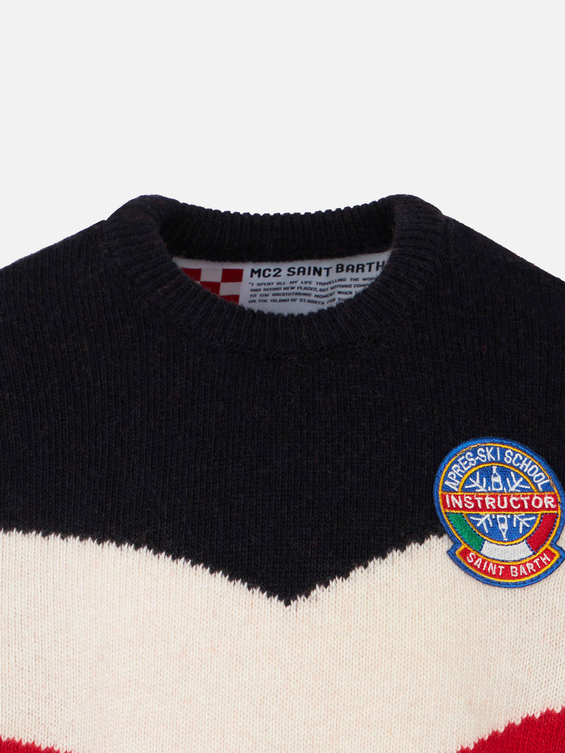 Maglia da bambino rossa e blu con patch