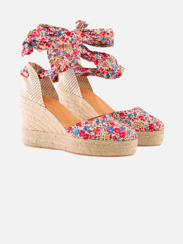 Espadrillas mit hohem Keilabsatz und Knöchelspitze