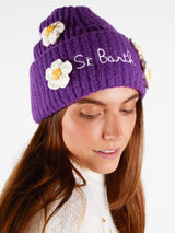 Woman brushed and ultra soft beanie with daisies appliqués