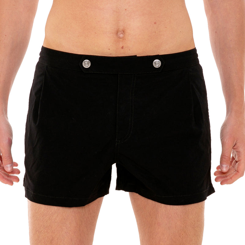 Einfarbige schwarze Badeshorts mit Knopfverschluss vorne