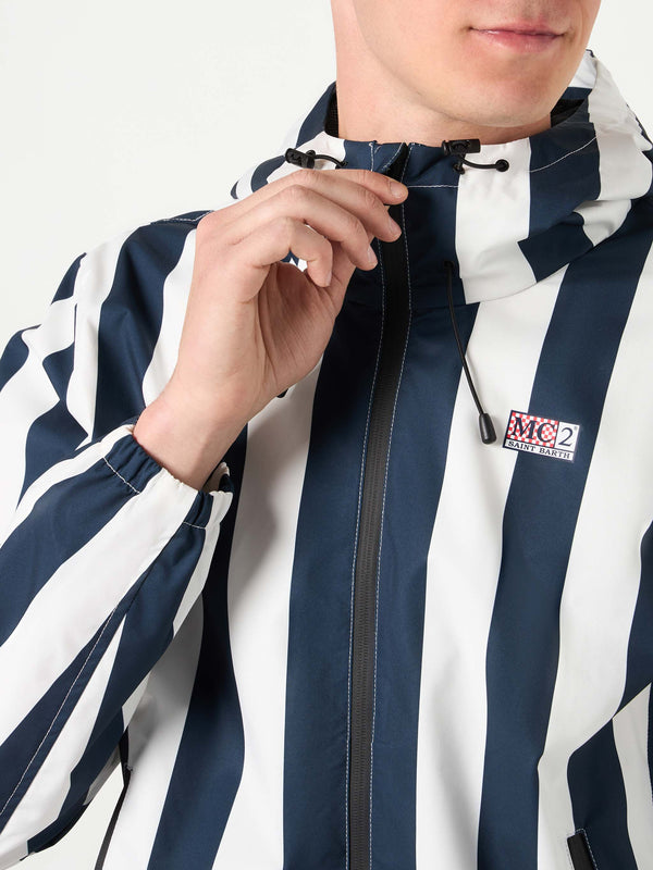 Man hooded lightweight windbreaker with striped print