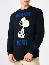 Maglione da uomo blu stampa Winter Mood Snoopy | SNOOPY - EDIZIONE SPECIALE PEANUTS™