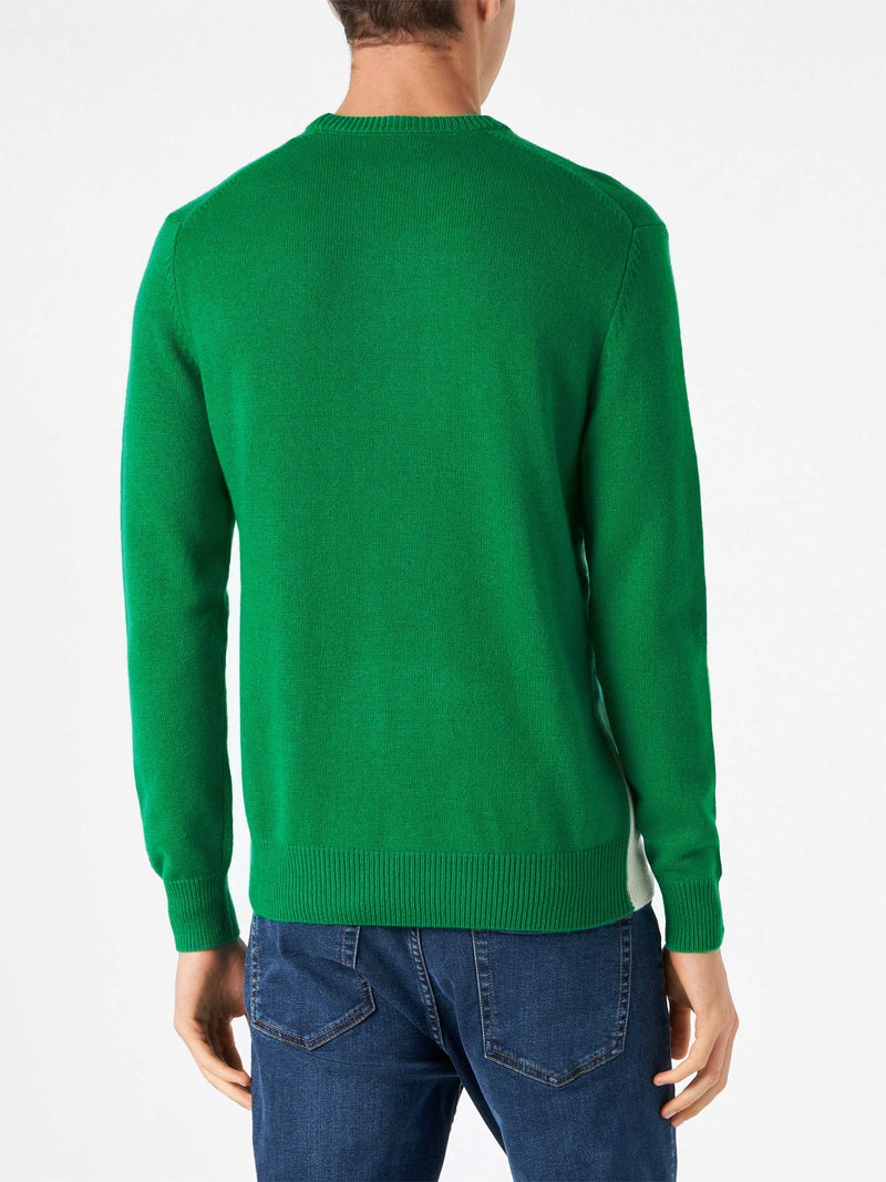 Man green sweater with St.Moritz postcard print