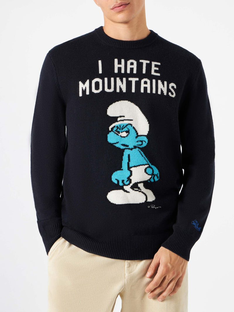 Blauer Herrenpullover in Marineblau mit Aufdruck „I hate Mountains Smurf“ | ©PEYO SONDERAUSGABE