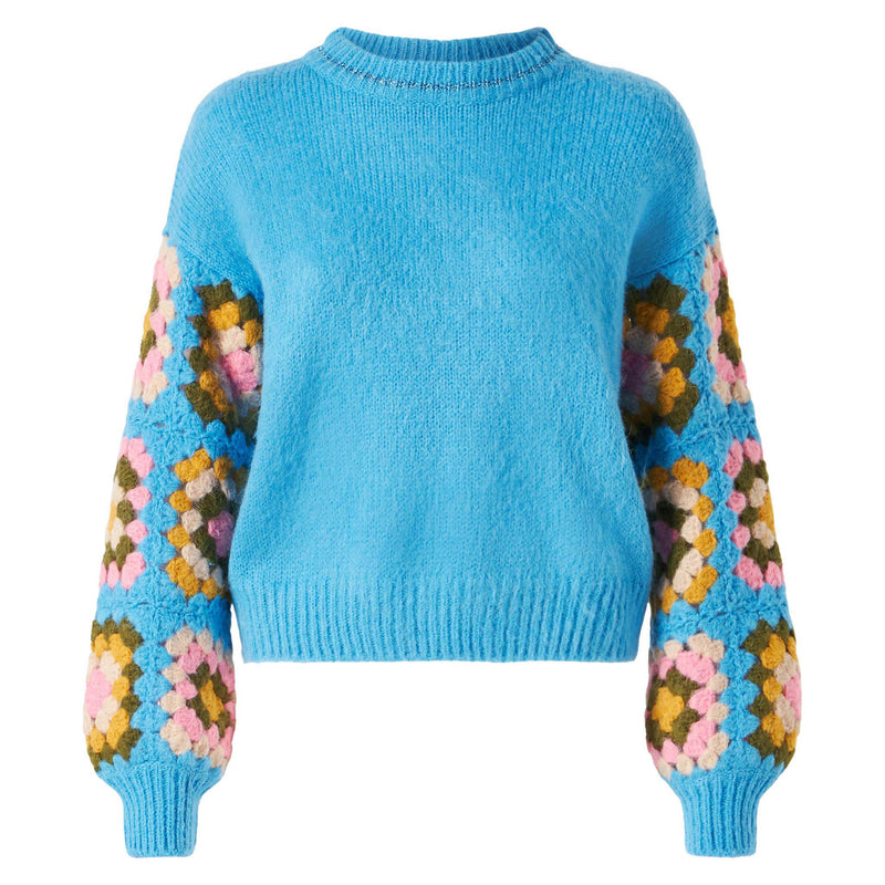 Woman ultra soft crewneck with handmade crochet sleeves