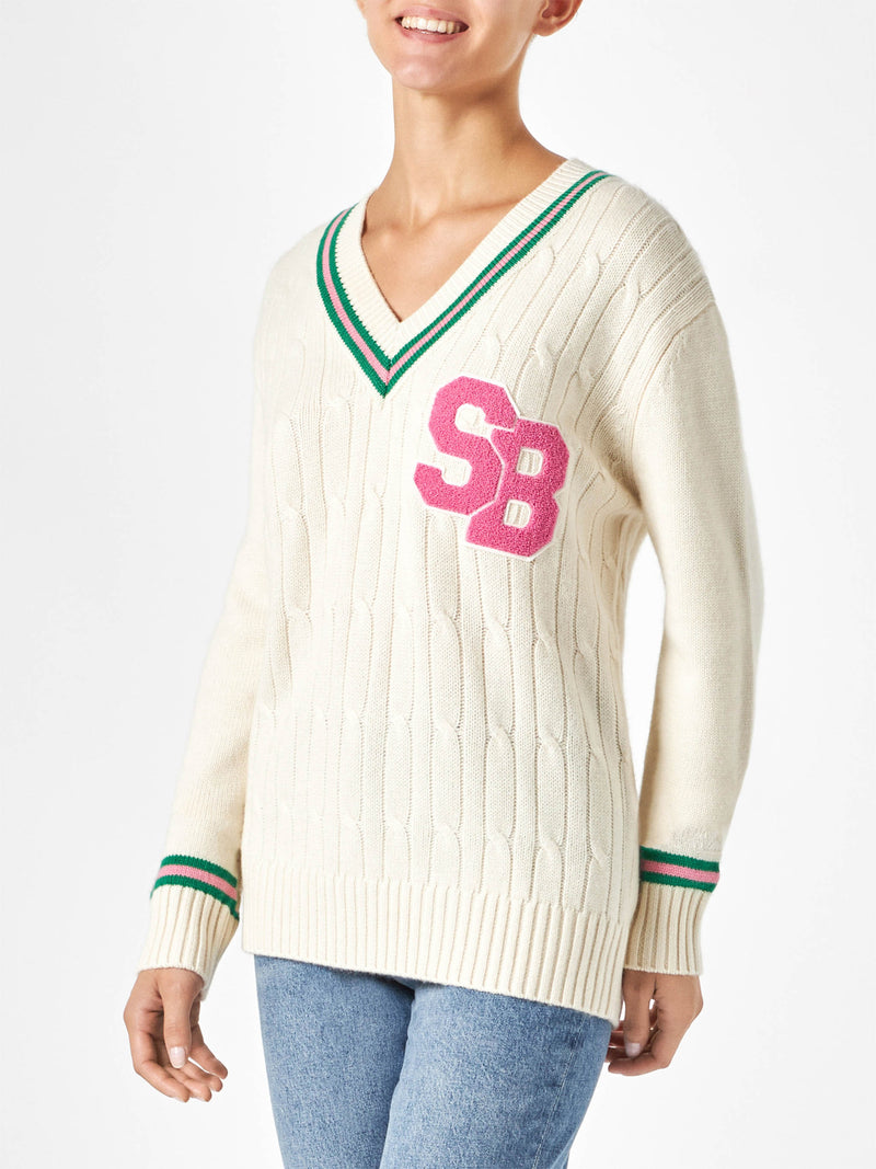 Woman v-neck braided sweater with patch