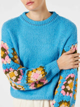 Woman ultra soft crewneck with handmade crochet sleeves