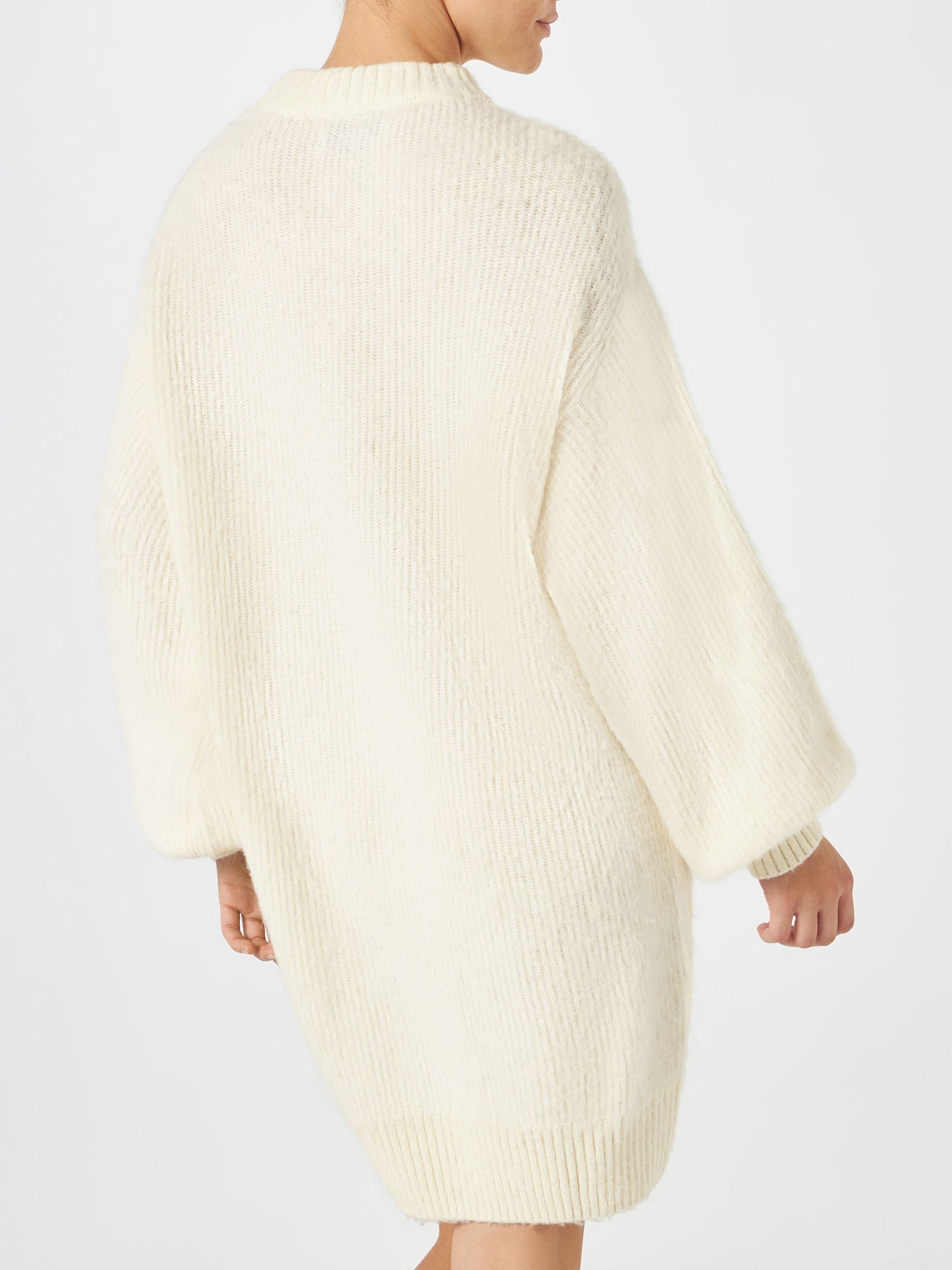 Kleid aus gebürstetem Strick mit „It's cold Outside“-Stickerei