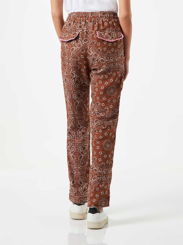 Woman linen pants with brown bandanna print